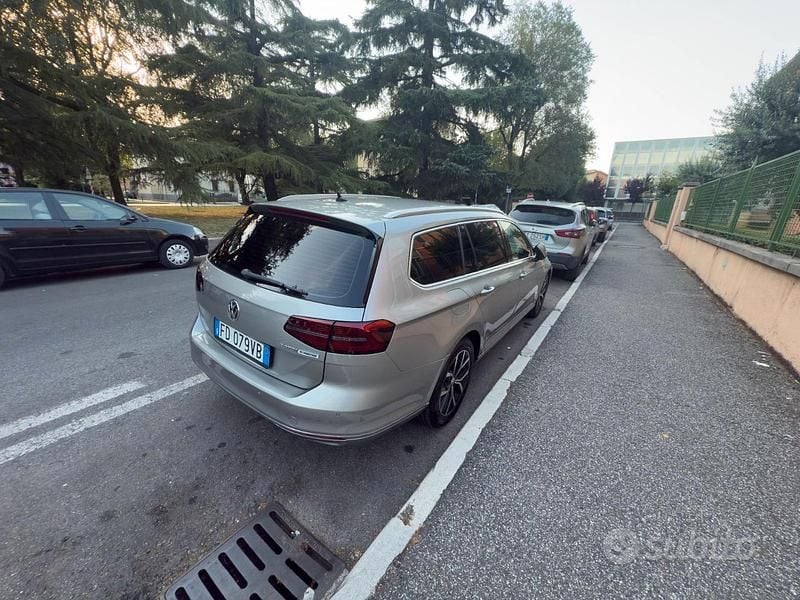 Usata VW Passat Highline 150 CV (110 kW) 2016 Grigio Station wagon