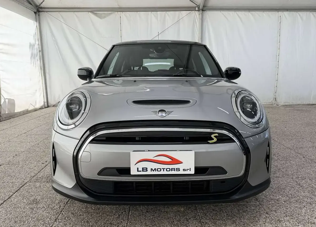 Usata Mini Cooper SE Classic 75 kW (102 CV) 2023 Argento Utilitaria