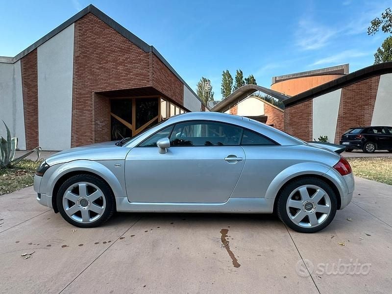 Usata Audi TT 225 CV (165 kW) 2000 Grigio Coupé