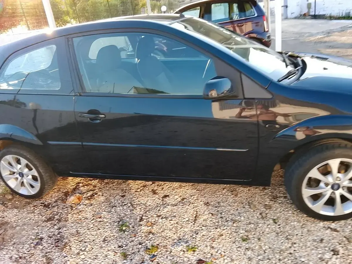 Usata Ford Fiesta 75 CV (55 kW) 2007 Bluazzurro Utilitaria