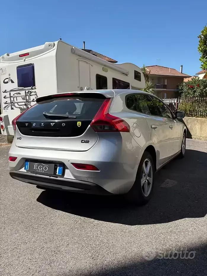 Usata Volvo V40 Summum 115 CV (84 kW) 2014 Grigio Berlina
