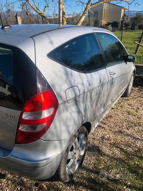 Grigio Usata 2008 Mercedes A190 Coupé | 2400 € - Immagine 1/4