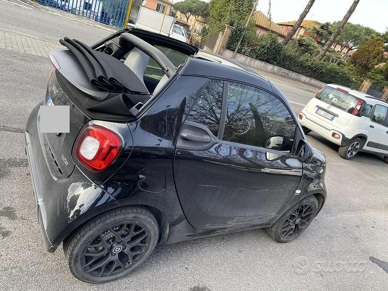 Usata Smart ForTwo Cabrio 90 CV (66 kW) 2019 Nero Cabrio