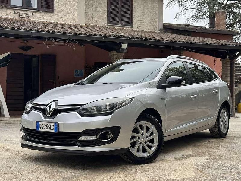 Usata Renault Mégane GrandTour LIMITED 110 CV (80 kW) 2015 Argento Station wagon
