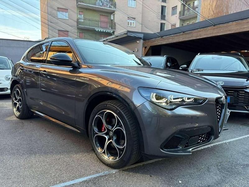 Usata Alfa Romeo Stelvio Veloce 210 CV (154 kW) 2025 Grigio scuro SUV