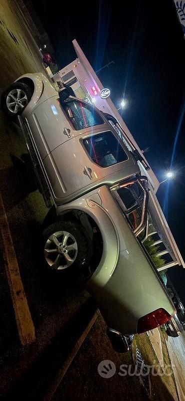 Second-hand Nissan Navara 190 CP (139 kW) 2017 Gri Pickup