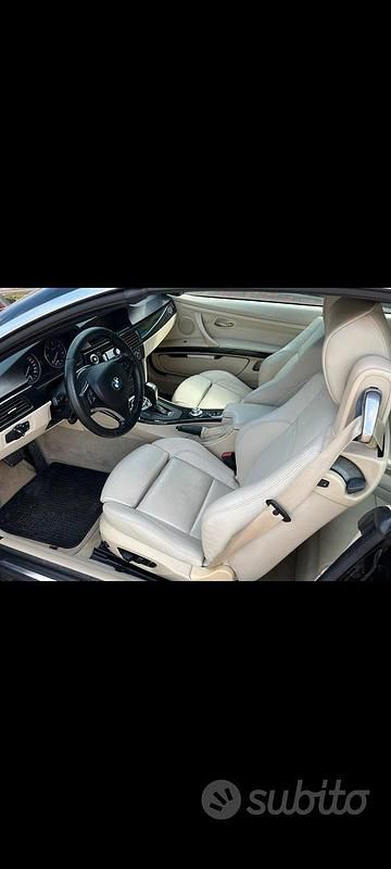 Usata BMW 330 Cabriolet Efficient Dynamics 231 CV (169 kW) 2007 Nero Cabrio