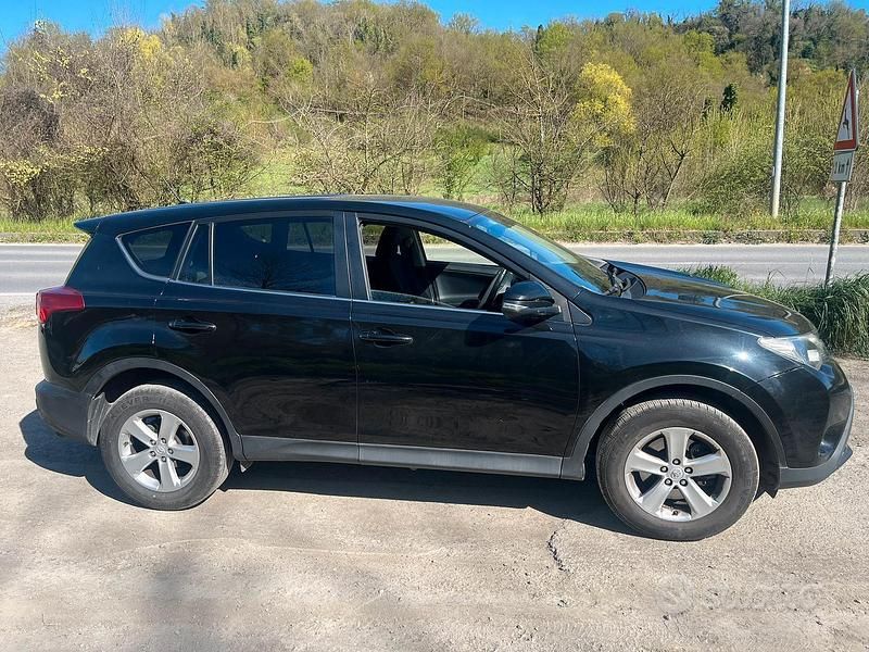 Begagnad Toyota RAV4 Style 125 HK (91 kW) 2014 Svart SUV
