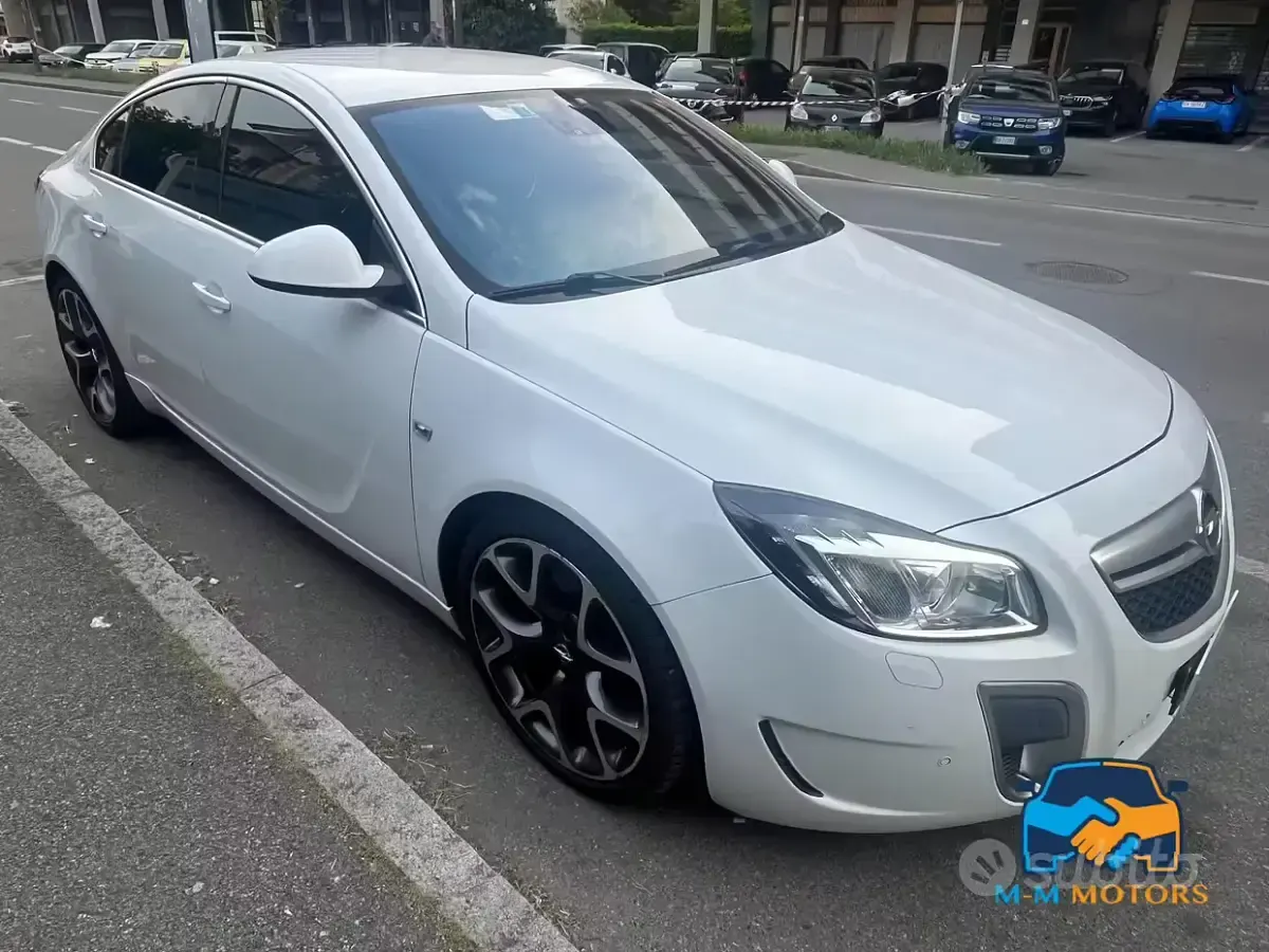 Gebraucht Opel Insignia OPC 325 PS (239 kW) 2011 Weiß Limousine
