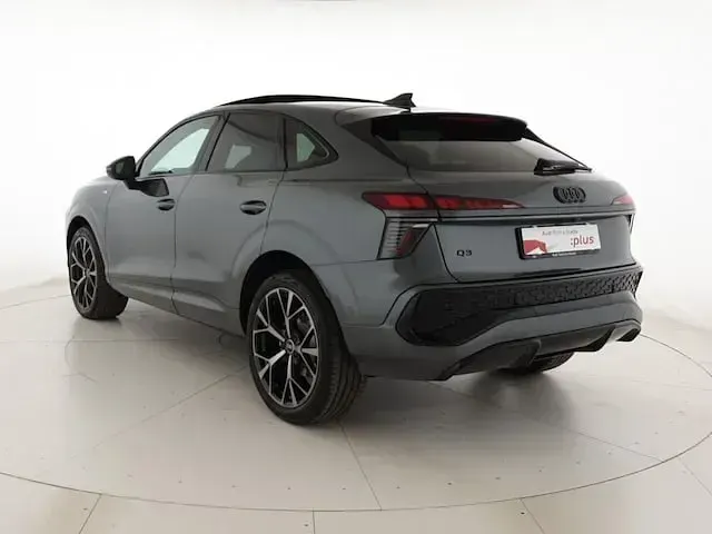 Nuova Audi Q3 Sportback S-Line 150 CV (110 kW) 2026 Nero metallizzato SUV