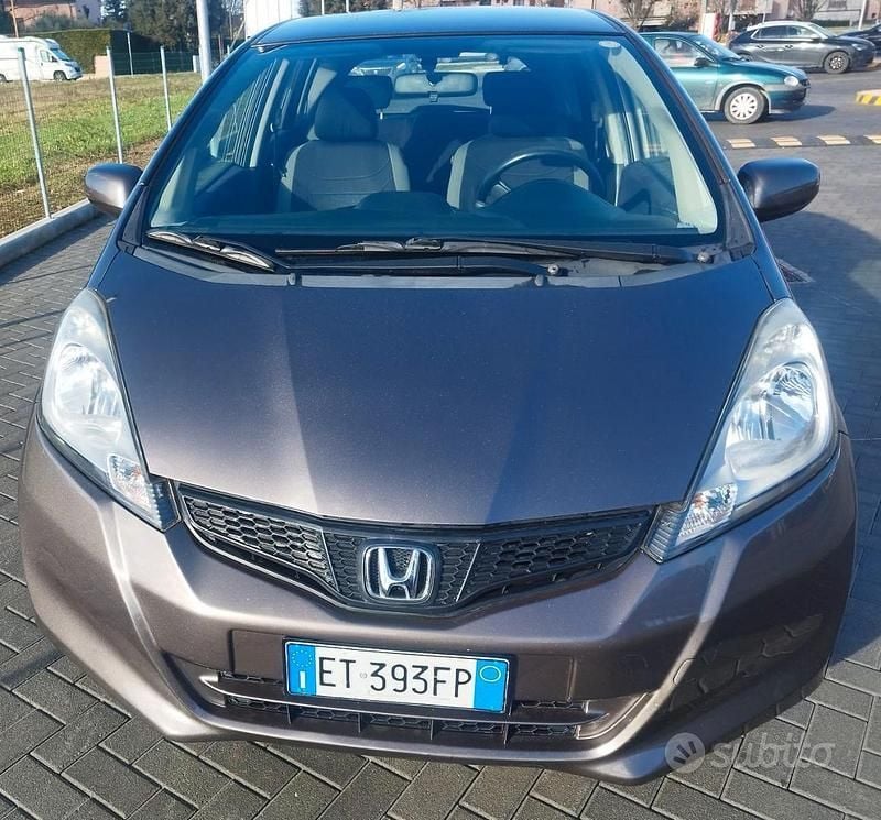 Usata Honda Jazz S 90 CV (66 kW) 2014 Marrone Utilitaria