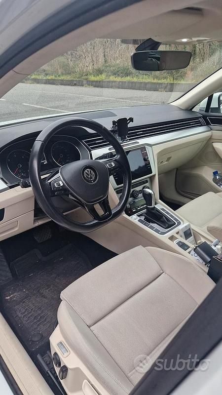 Usata VW Passat 150 CV (110 kW) 2019 Bianco Berlina