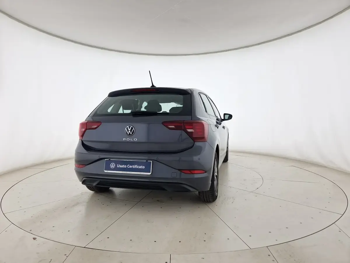 Usata VW Polo Life 80 CV (58 kW) 2023 Smoky grey metallizzato Utilitaria