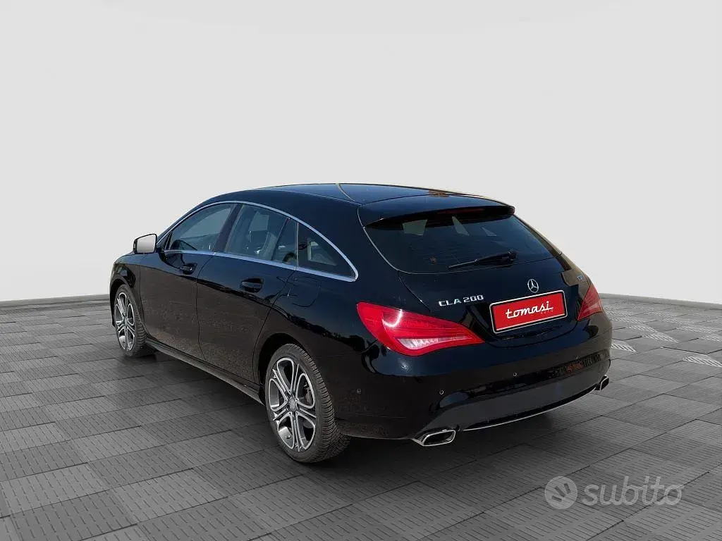 Usata Mercedes CLA200 Night 136 CV (100 kW) 2015 Nero Station wagon
