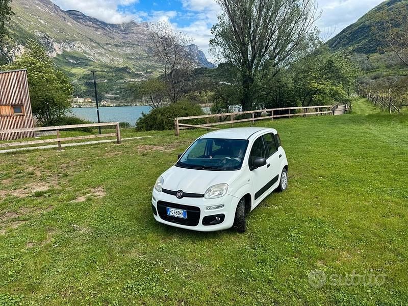 Usata Fiat Panda Lounge 69 CV (50 kW) 2015 Bianco Utilitaria