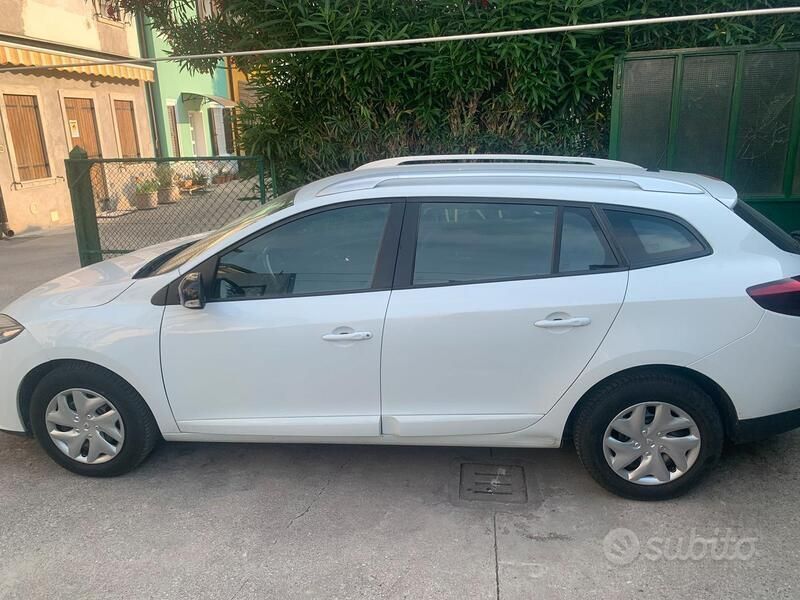 Usata Renault Mégane III 110 CV (80 kW) 2014 Bianco Station wagon