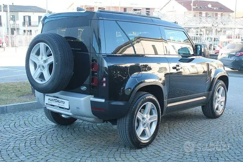 Usata Land Rover Defender SE 400 CV (294 kW) 2022 Nero SUV