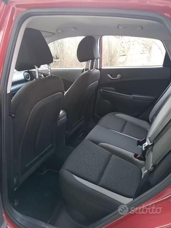 Usata Hyundai Kona Comfort 120 CV (88 kW) 2019 Rosso SUV