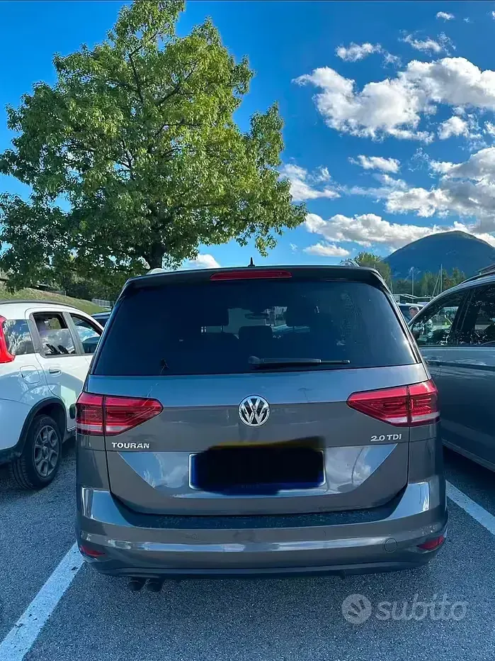 Usata VW Touran 150 CV (110 kW) 2016 Grigio Monovolume