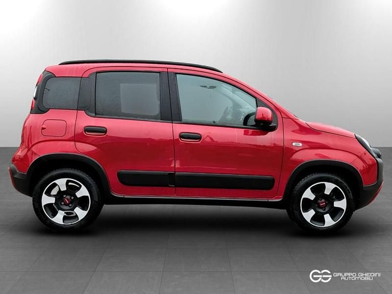 Usata Fiat Panda Cross Cross 69 CV (50 kW) 2024 Rosso passione Utilitaria