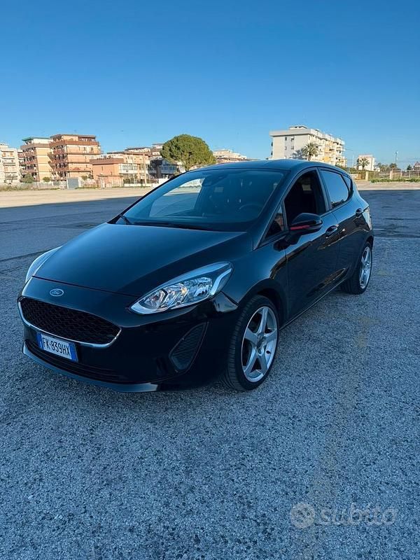 Usata Ford Fiesta 85 CV (62 kW) 2018 Nero Utilitaria