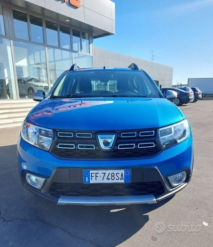 Usata Dacia Sandero Stepway 90 CV (66 kW) 2016 Azzurro Utilitaria
