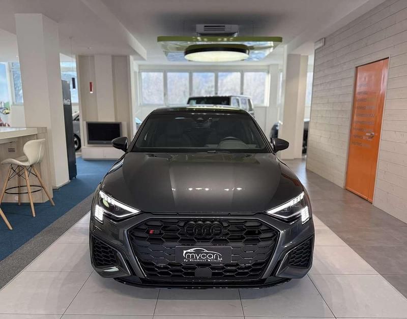Usata Audi S3 Sport 310 CV (228 kW) 2023 Grigio daytona perlato Berlina