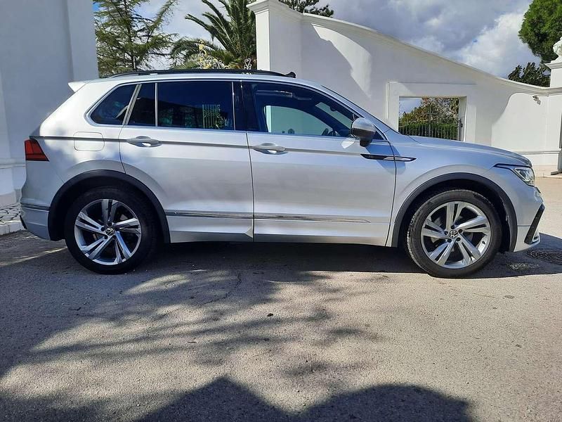 Usata VW Tiguan R-line 150 CV (110 kW) 2021 Argento SUV
