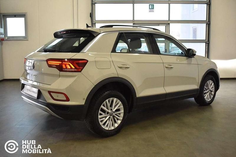 Usata VW T-Roc Style 116 CV (85 kW) 2023 Grigio SUV