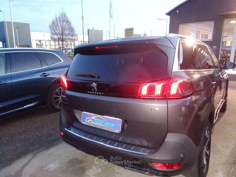 Usata Peugeot 5008 Allure 131 CV (96 kW) 2021 Gray SUV