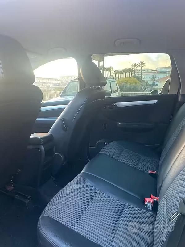 Usata Mercedes B180 2009 Nero Monovolume