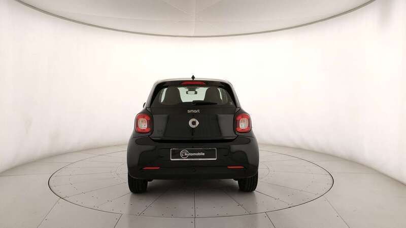 Usata Smart ForFour Electric Drive Passion 41 kW (56 CV) 2020 Nero Utilitaria