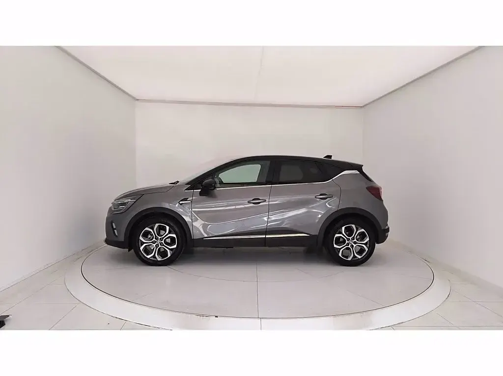 Usata Renault Captur Techno 143 CV (105 kW) 2023 Grigio SUV