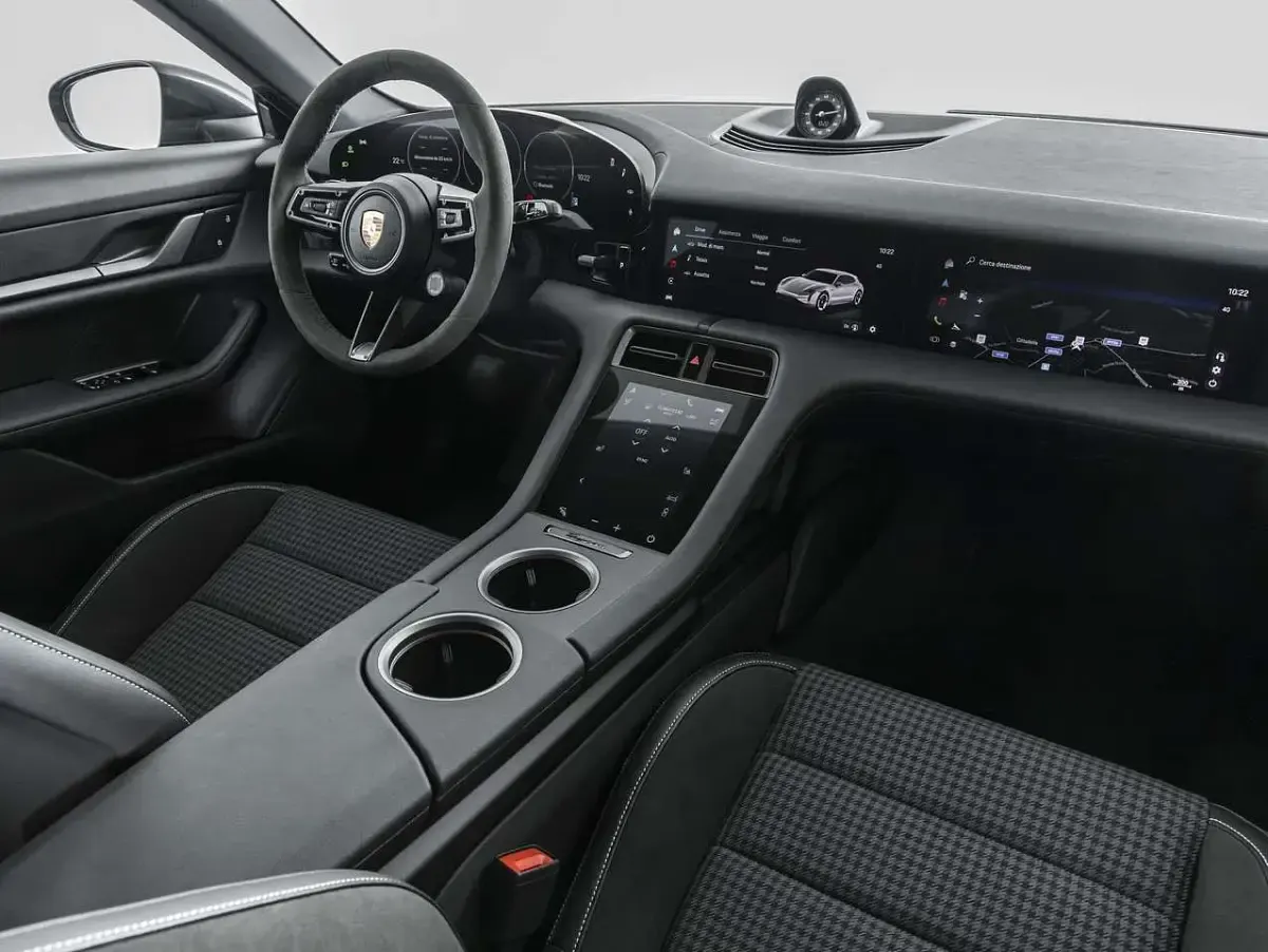 Usata Porsche Taycan Sport Turismo Sport Turismo 319 kW (435 CV) 2025 Grigio Station wagon