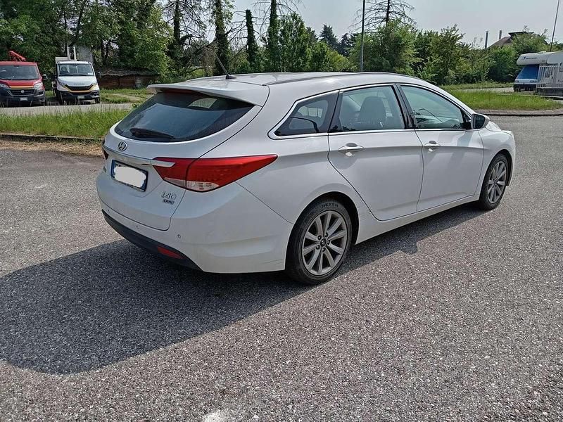 Usata Hyundai i40 136 CV (100 kW) 2013 Bianco Station wagon