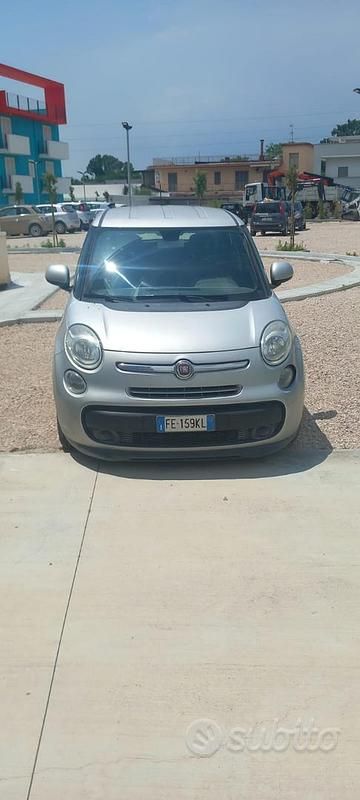 Grigio Usata 2016 Fiat 500L Living Monovolume | 8500 € (Buon prezzo) - Immagine 1/4