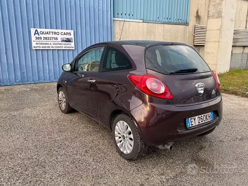 Usata Ford Ka 69 CV (50 kW) 2015 Rosso Berlina