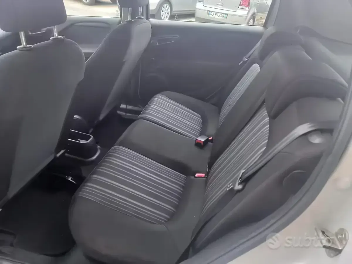 Usata Fiat Grande Punto 75 CV (55 kW) 2011 Grigio Utilitaria