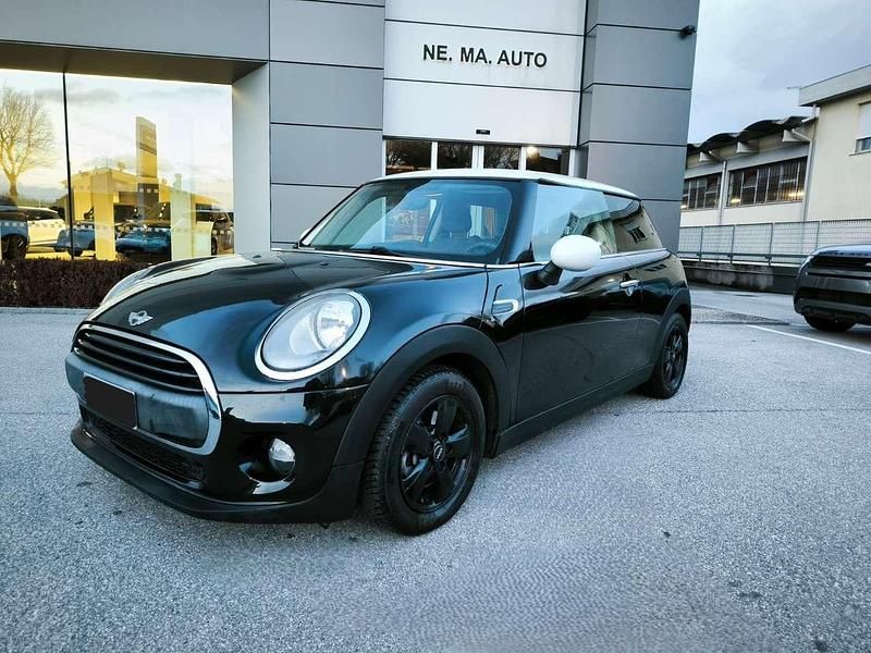 Usata Mini ONE 75 CV (55 kW) 2015 Nero Utilitaria