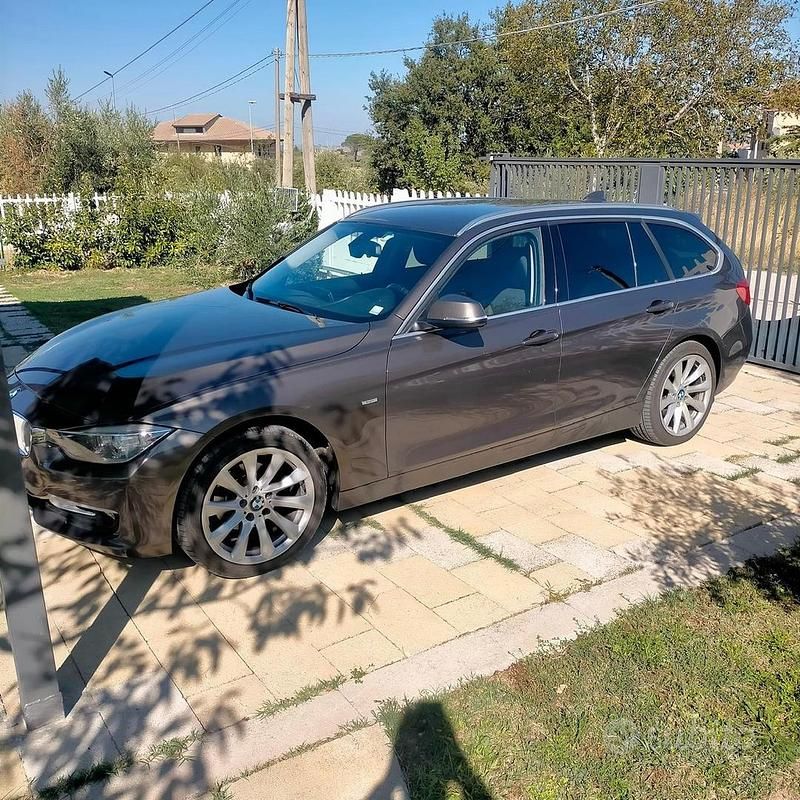 Usata BMW 318 Comfort Edition 2013 Grigio Station wagon