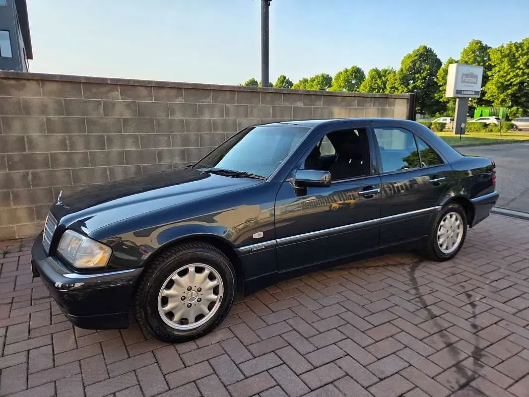 Usata Mercedes C200 Elegance 192 CV (141 kW) 1998 Blu/azzurro Berlina