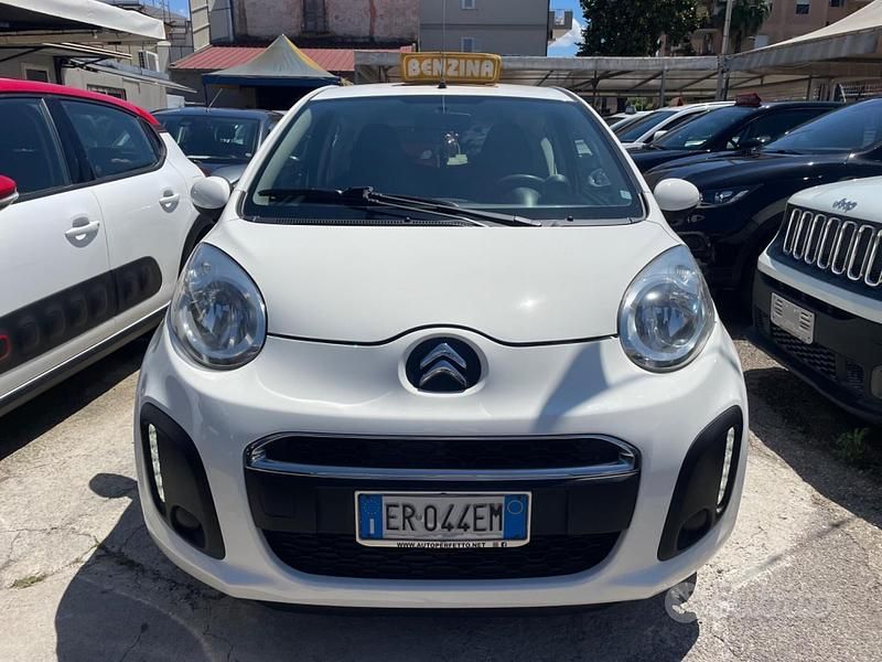 Bianco Usata 2013 Citroën C1 Seduction Due volumi | 5699 € (Cara) - Immagine 1/4
