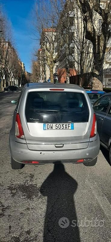 Usata Lancia Musa 90 CV (66 kW) 2009 Grigio Monovolume