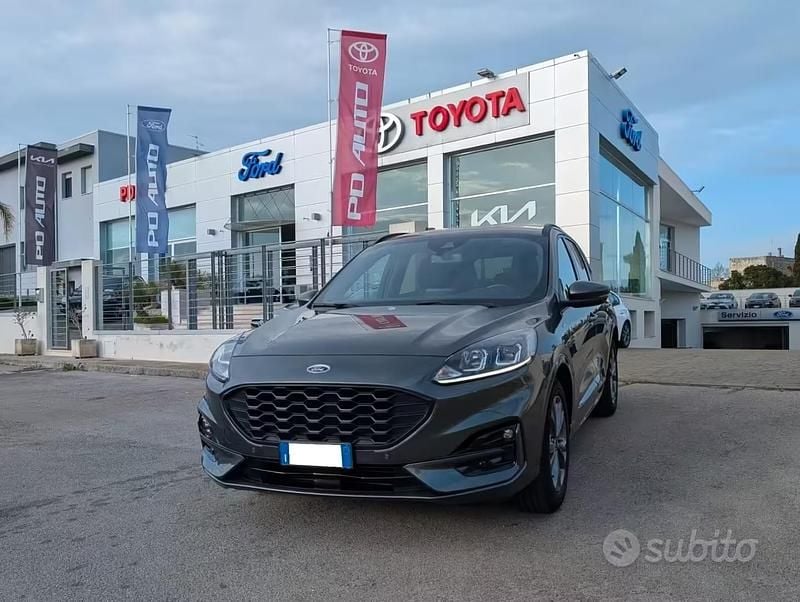 Usata Ford Kuga ST-Line 120 CV (88 kW) 2022 Grigio SUV