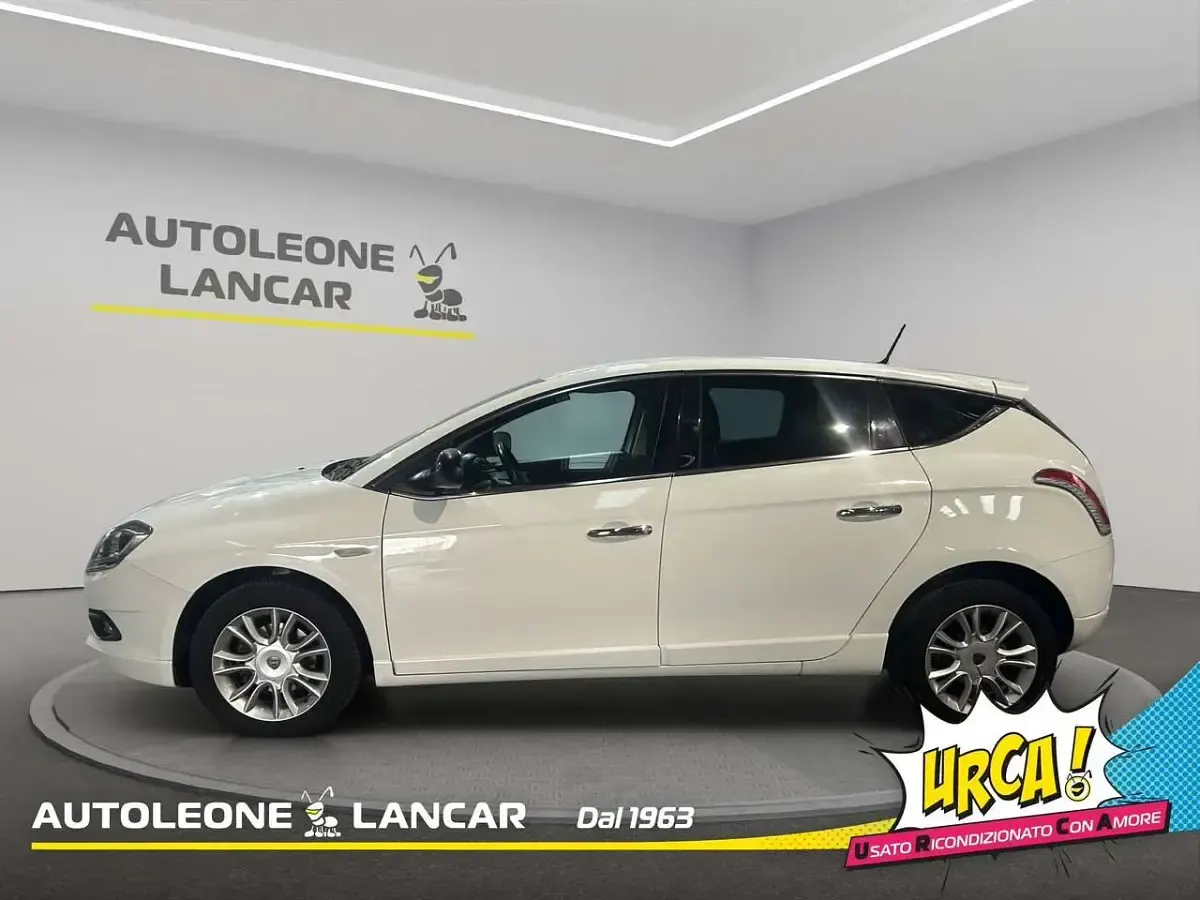 Usata Lancia Delta Gold 105 CV (77 kW) 2014 Bianco Utilitaria