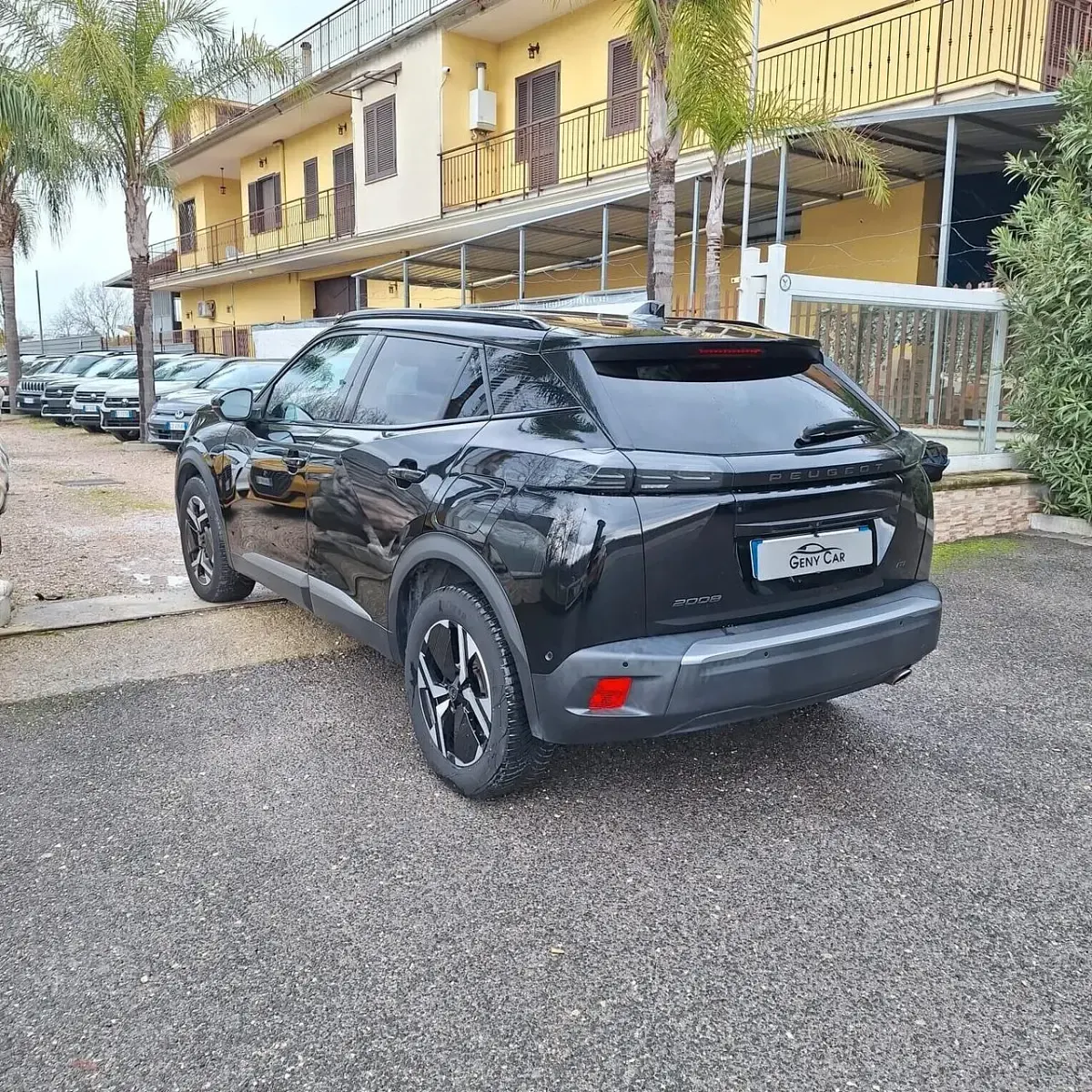 Usata Peugeot 2008 Allure 102 CV (75 kW) 2025 Nero SUV