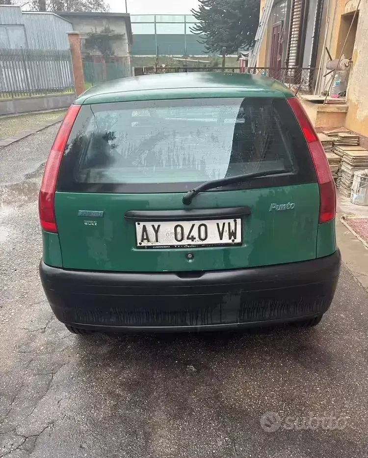 Usata Fiat Punto 54 CV (39 kW) 1998 Verde Berlina