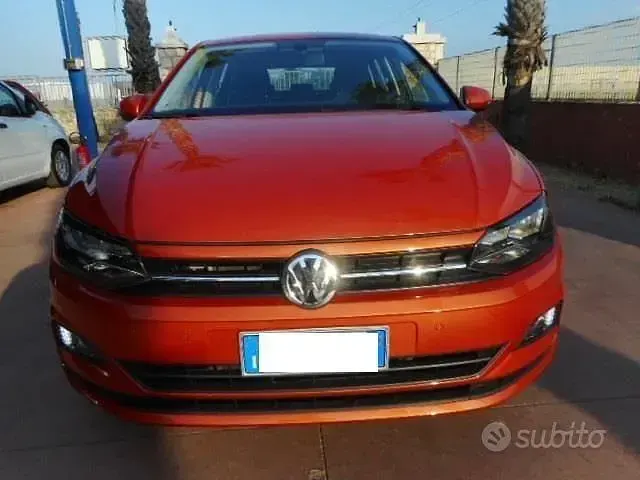 Usata VW Polo Highline 90 CV (66 kW) 2019 Arancione Utilitaria