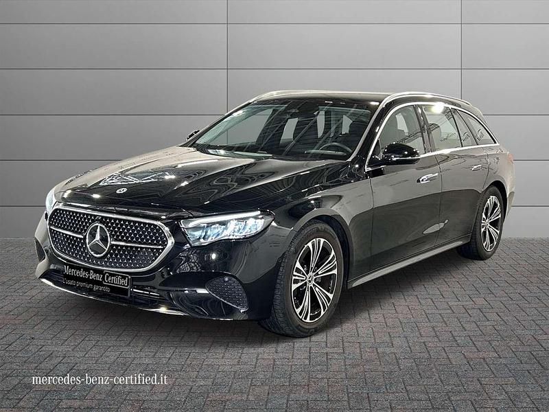 Nero ossidiana Usata 2024 Mercedes E220 Advanced Station wagon | 47.900 € (Super prezzo) - Immagine 1/4
