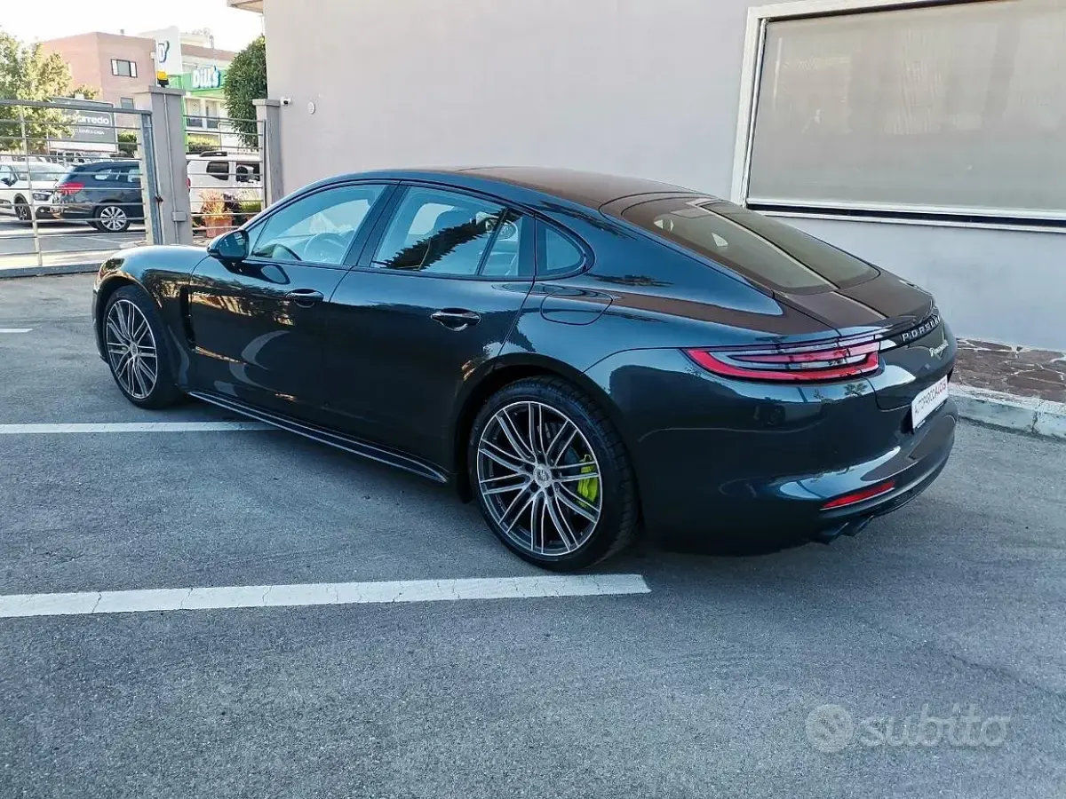 Usata Porsche Panamera 4 E-Hybrid 330 CV (242 kW) 2019 Grigio Utilitaria